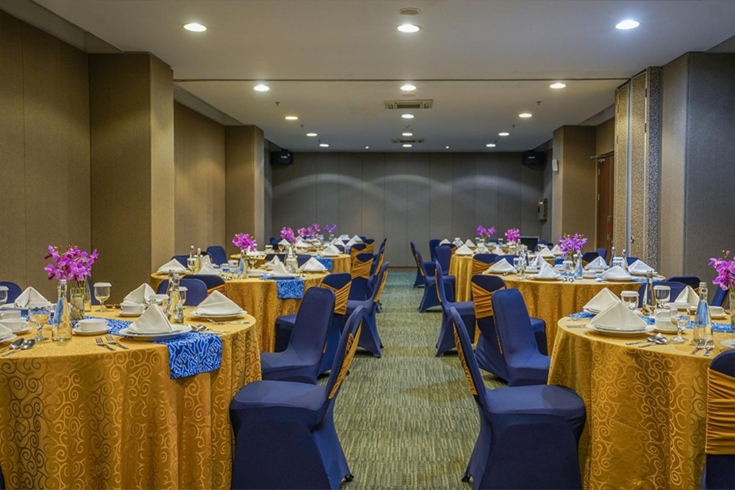 Batiqa Hotel Palembang Buitenkant foto