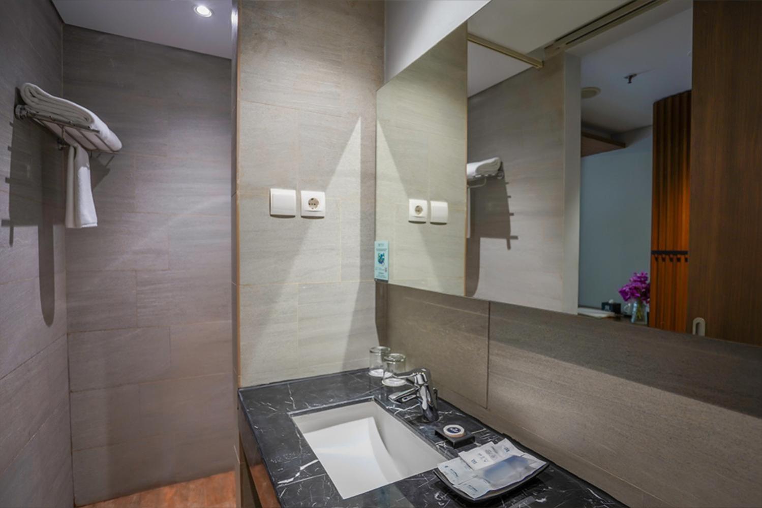 Batiqa Hotel Palembang Buitenkant foto